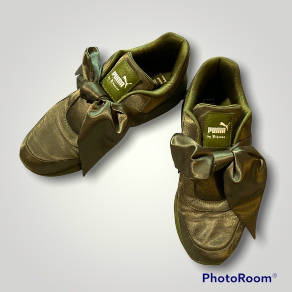 ✨ FENTY X PUMA by RIHANNA ✨ - Picture 2 of 10